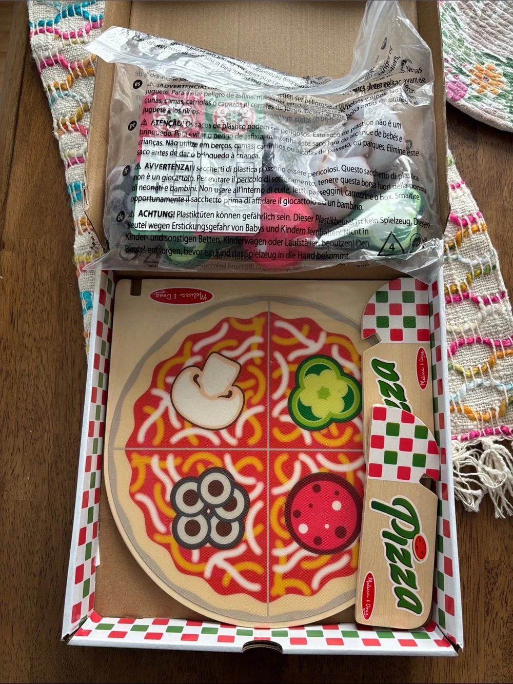 Melissa & Doug Pizza Play Box in Red, Green, White